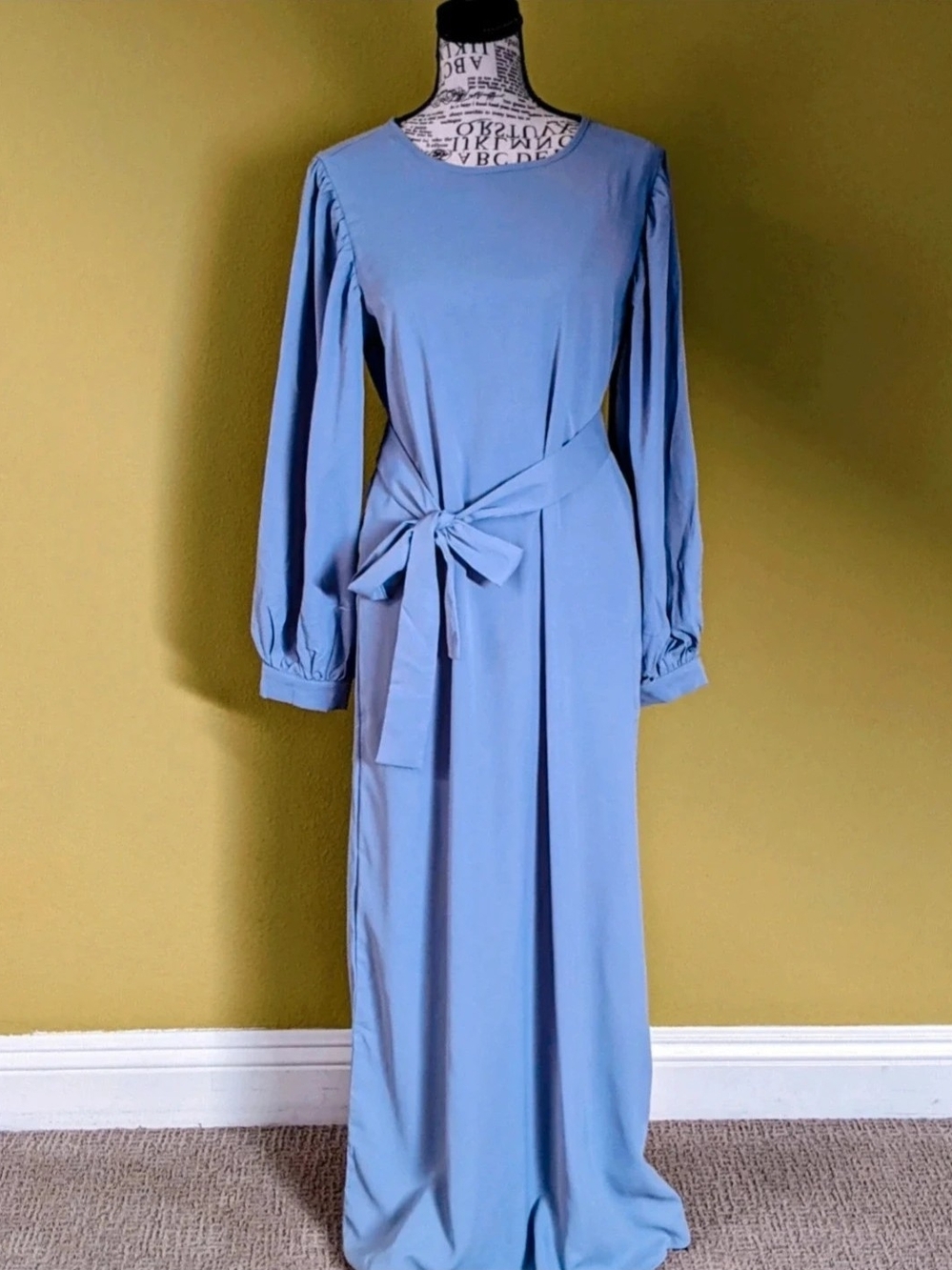 Elegant Light Gray Long Sleeve Tie-Waist Maxi Dress
